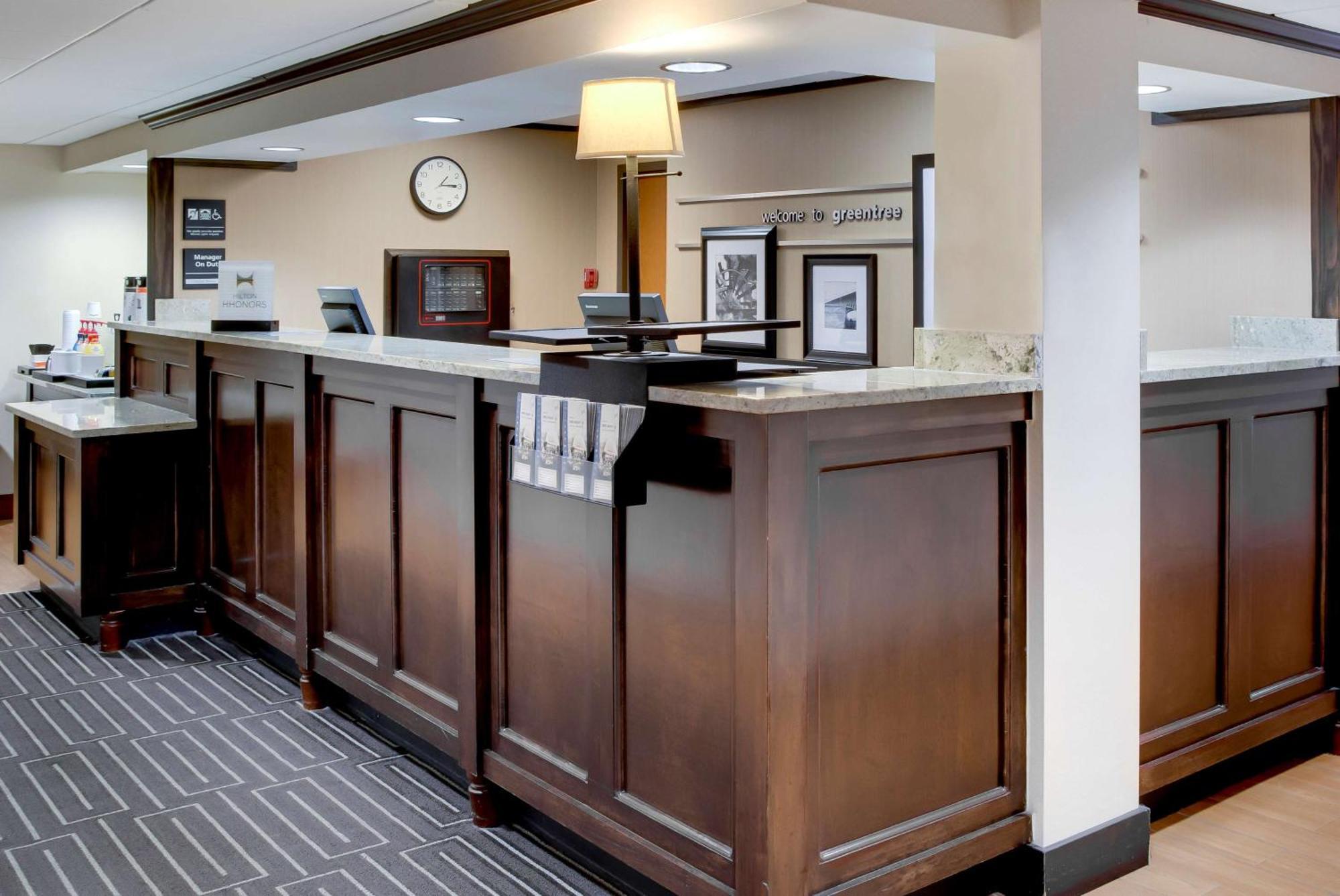 Hampton Inn Pittsburgh Greentree Bagian luar foto